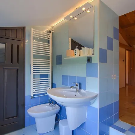 Holiday Kukurin Holiday home *